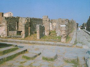 Croisement Rue de l'Abondance et Rue du temple d'Isis