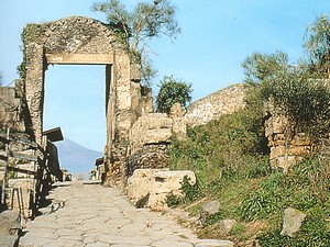 Rue - Porte de Nocera -