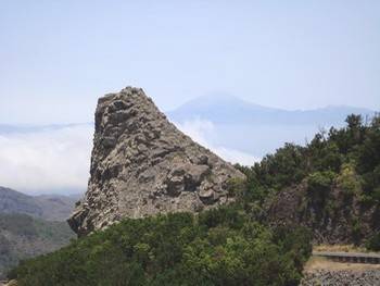 Rocher d'Agendos et le Teide en arrire-plan 
