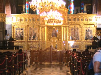 Intrieur de l'glise o se trouve le reliquaire de St-Dionisios