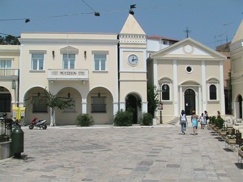 Eglise catholique (à droite)